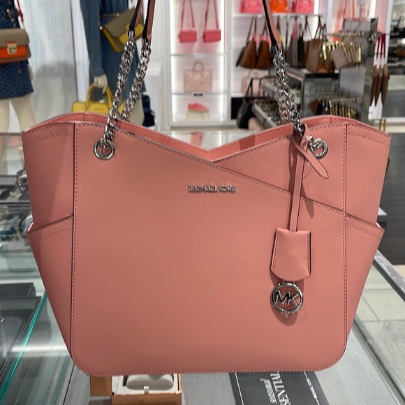 MICHAEL KORS
Jet Set Large X Chain Saffiano Leather Shoulder Tote HandBag
NWT - Picture 12 of 16